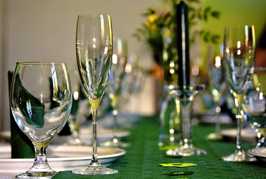 set-table-3602833_1280
