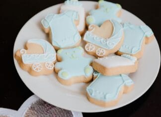 Menu na baby shower – lekkie przekąski, pastelowe desery i koktajle bezalkoholowe Menu na baby shower – lekkie przekąski, pastelowe desery i koktajle bezalkoholowe